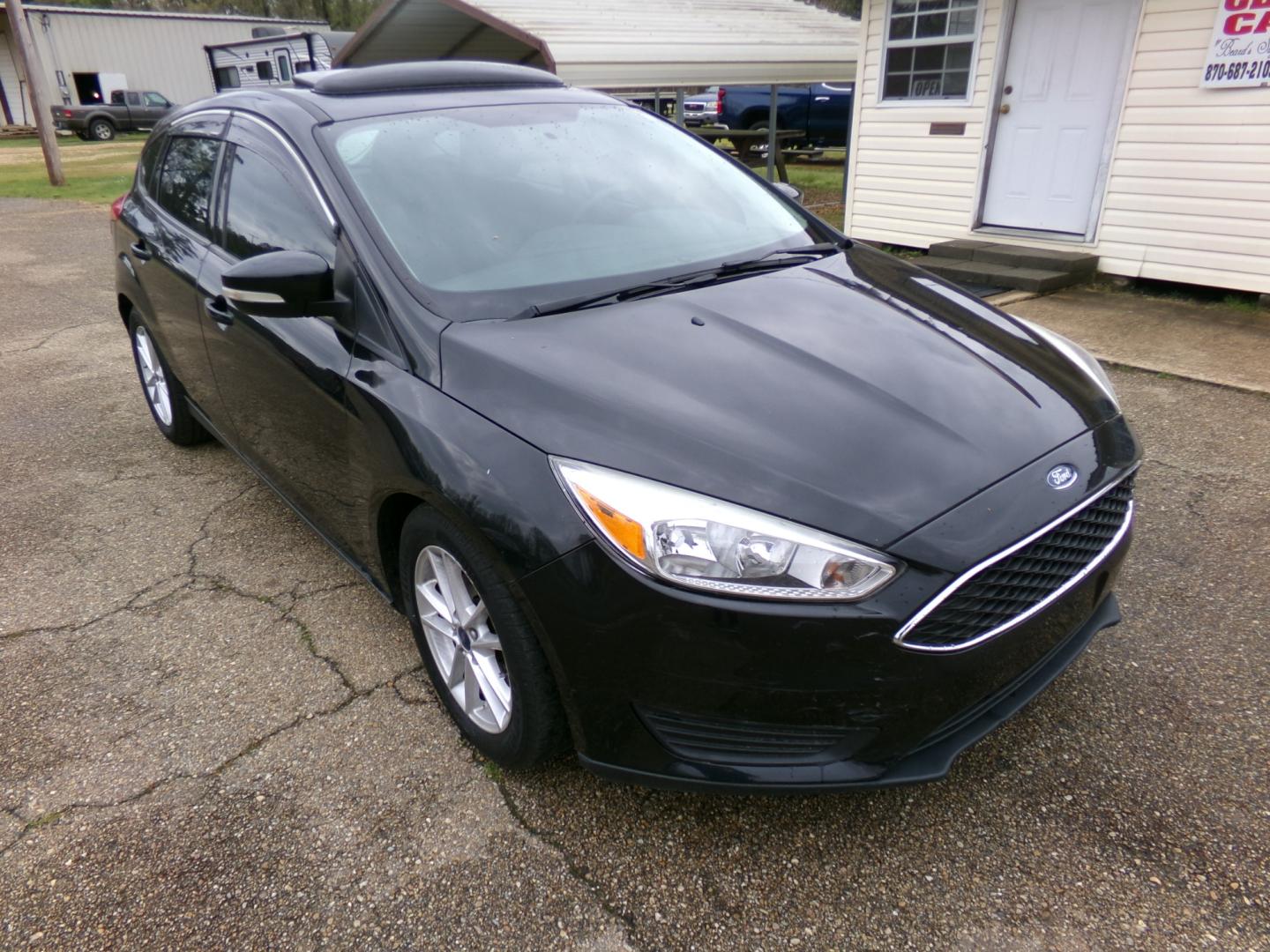 2015 Black /Black Ford Focus SE (1FADP3K27FL) , automatic transmission, located at 401 First NE, Bearden, AR, 71720, (870) 687-3414, 33.726528, -92.611519 - Photo#22